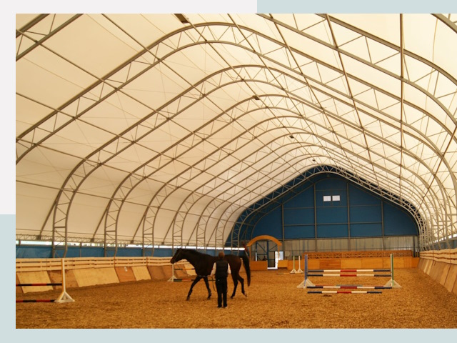 Строительство конных манежей в Котласе