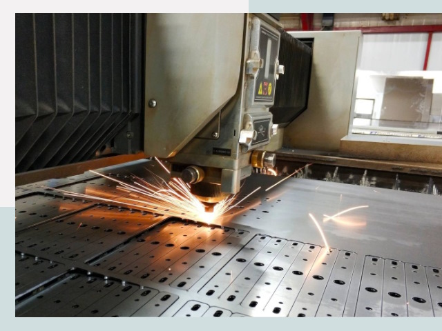 Лазерная резка металла в Котласе от 622 руб.